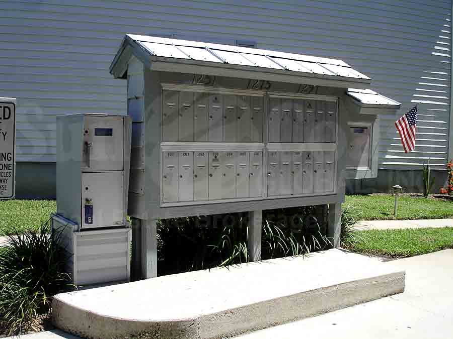 INTOWN CLUB Mail Boxes